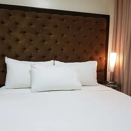 Studio Unit At The Breeze Residences